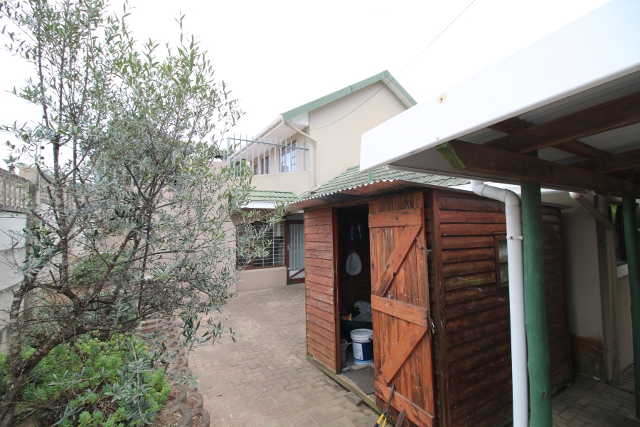 4 Bedroom Property for Sale in Beacon Bay Eastern Cape